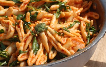 Suður-ítalskt pasta með rækjum, fennel og rucola