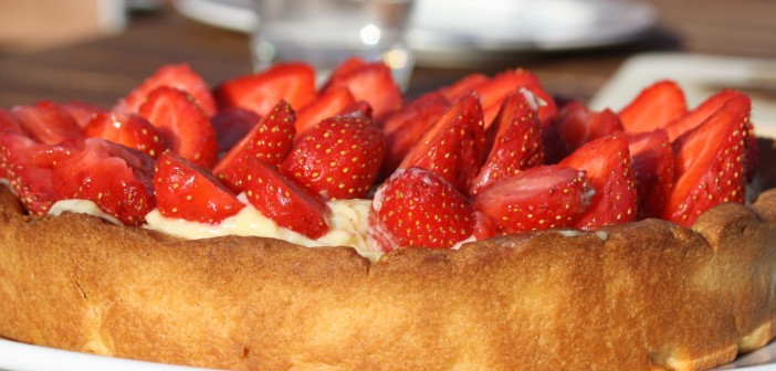 Frönsk jarðarberjakaka með vanillukremi