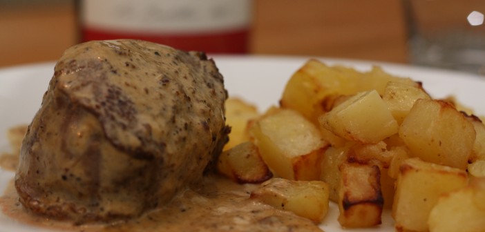 Nautalund með franskri piparsósu