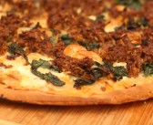 Pizza með Merguez og geitaosti