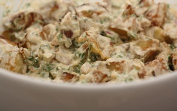 Kartöflusalat með bökuðum kartöflubitum