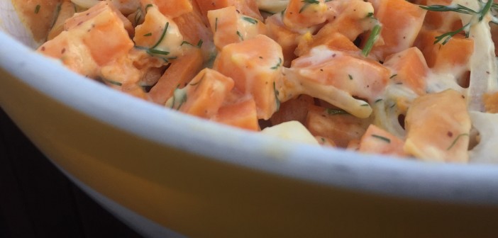 Sætkartöflusalat með dillsósu